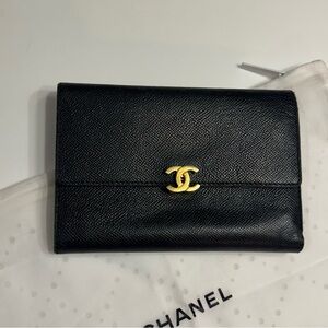 Chanel vintage caviar leather clutch wallet